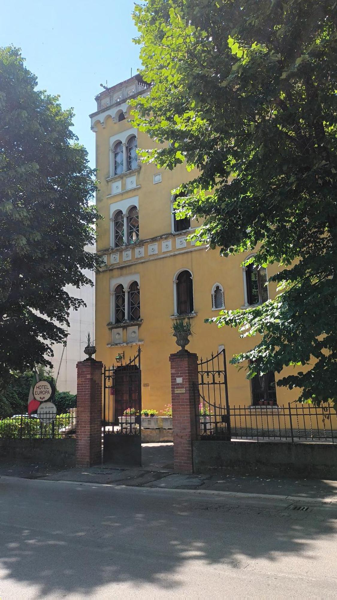Hotel Europa Перуджа Экстерьер фото