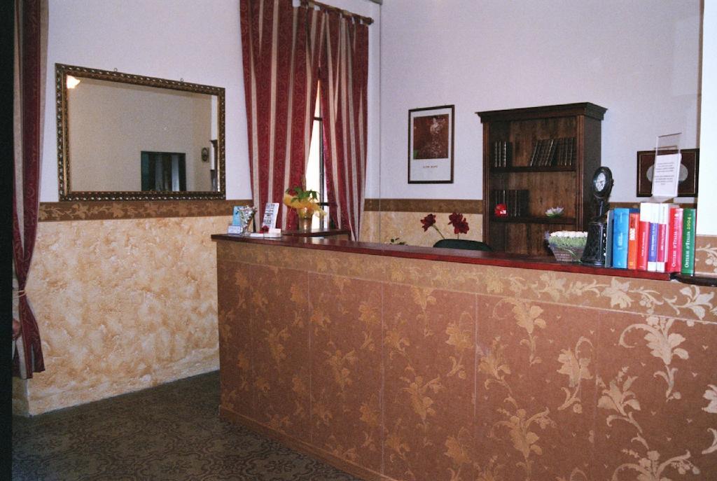 Hotel Europa Перуджа Экстерьер фото