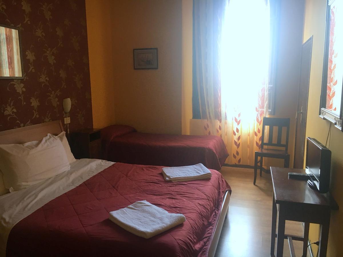 Hotel Europa Перуджа Экстерьер фото